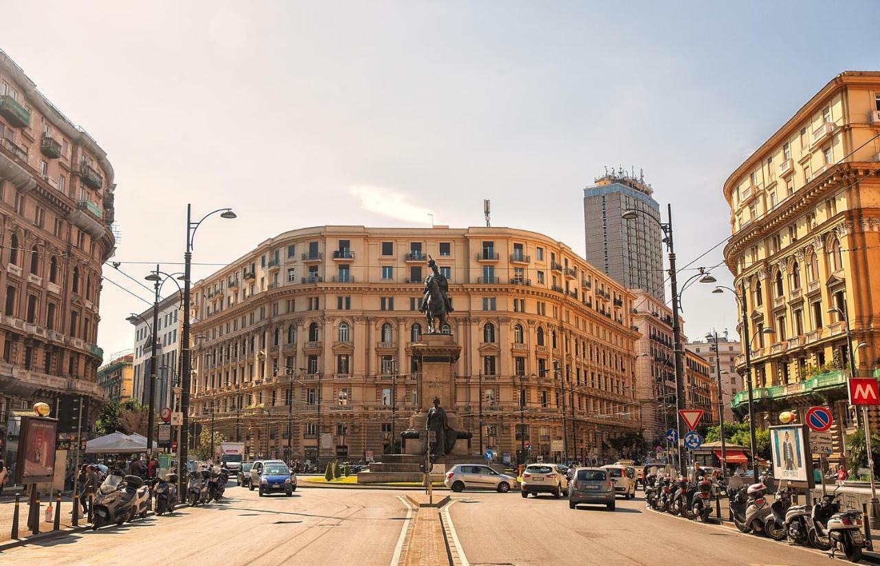 Be Italian Flat Piazza Bovio 22 Hotel เนเปิลส์ ภายนอก รูปภาพ