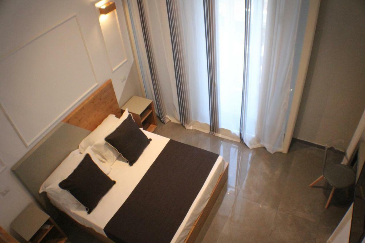 Be Italian Flat Piazza Bovio 22 Hotel เนเปิลส์ ภายนอก รูปภาพ