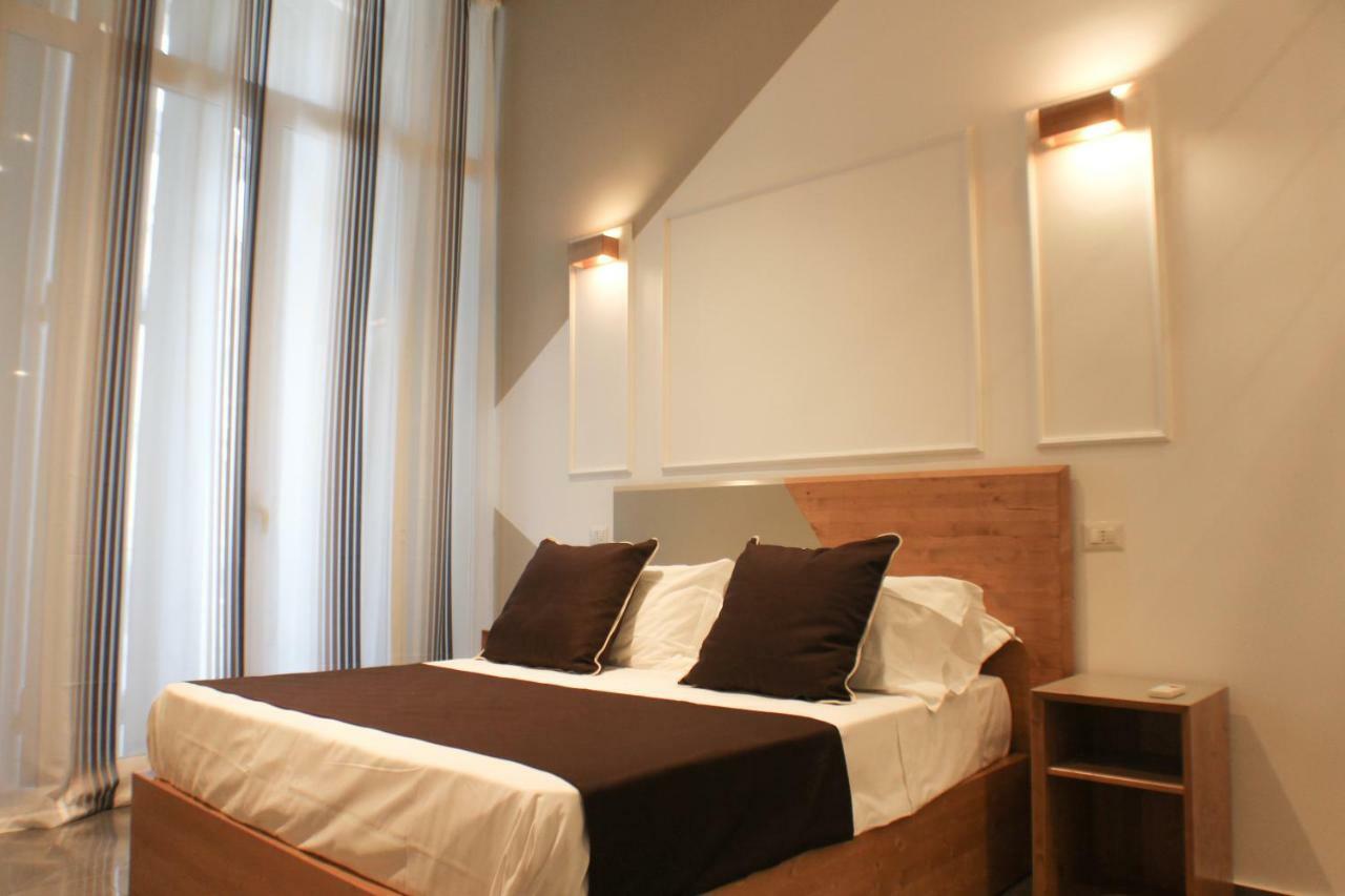 Be Italian Flat Piazza Bovio 22 Hotel เนเปิลส์ ภายนอก รูปภาพ