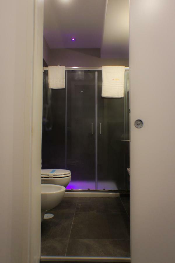 Be Italian Flat Piazza Bovio 22 Hotel เนเปิลส์ ภายนอก รูปภาพ