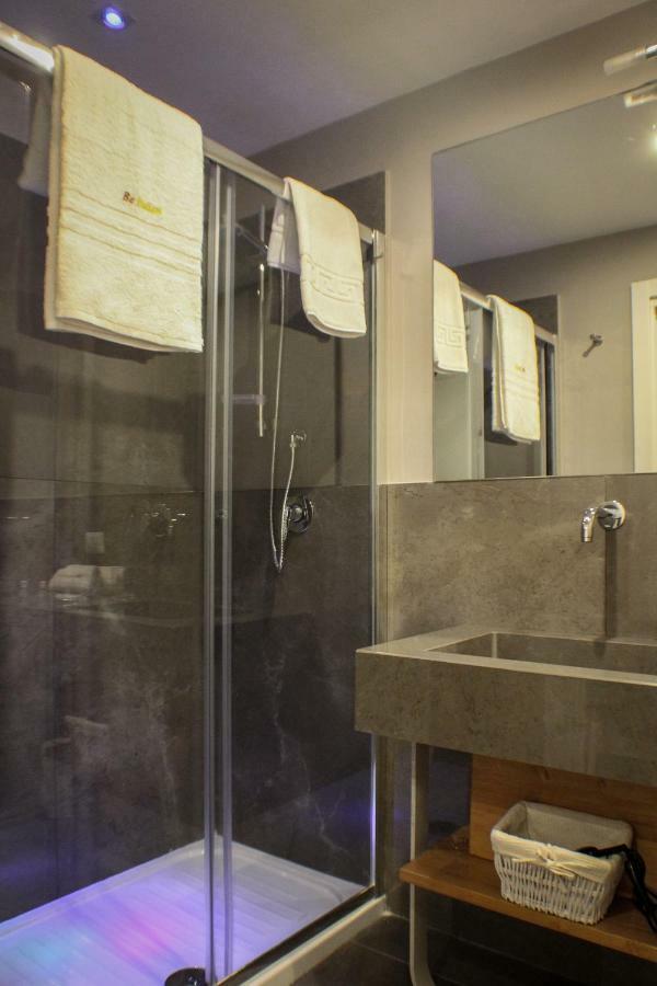 Be Italian Flat Piazza Bovio 22 Hotel เนเปิลส์ ภายนอก รูปภาพ