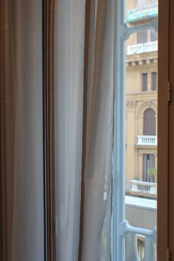 Be Italian Flat Piazza Bovio 22 Hotel เนเปิลส์ ภายนอก รูปภาพ