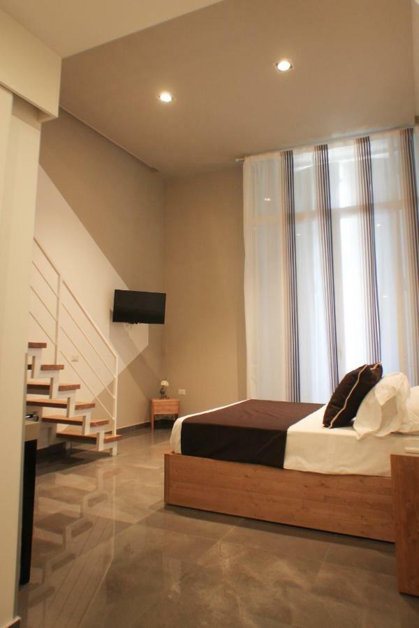 Be Italian Flat Piazza Bovio 22 Hotel เนเปิลส์ ภายนอก รูปภาพ