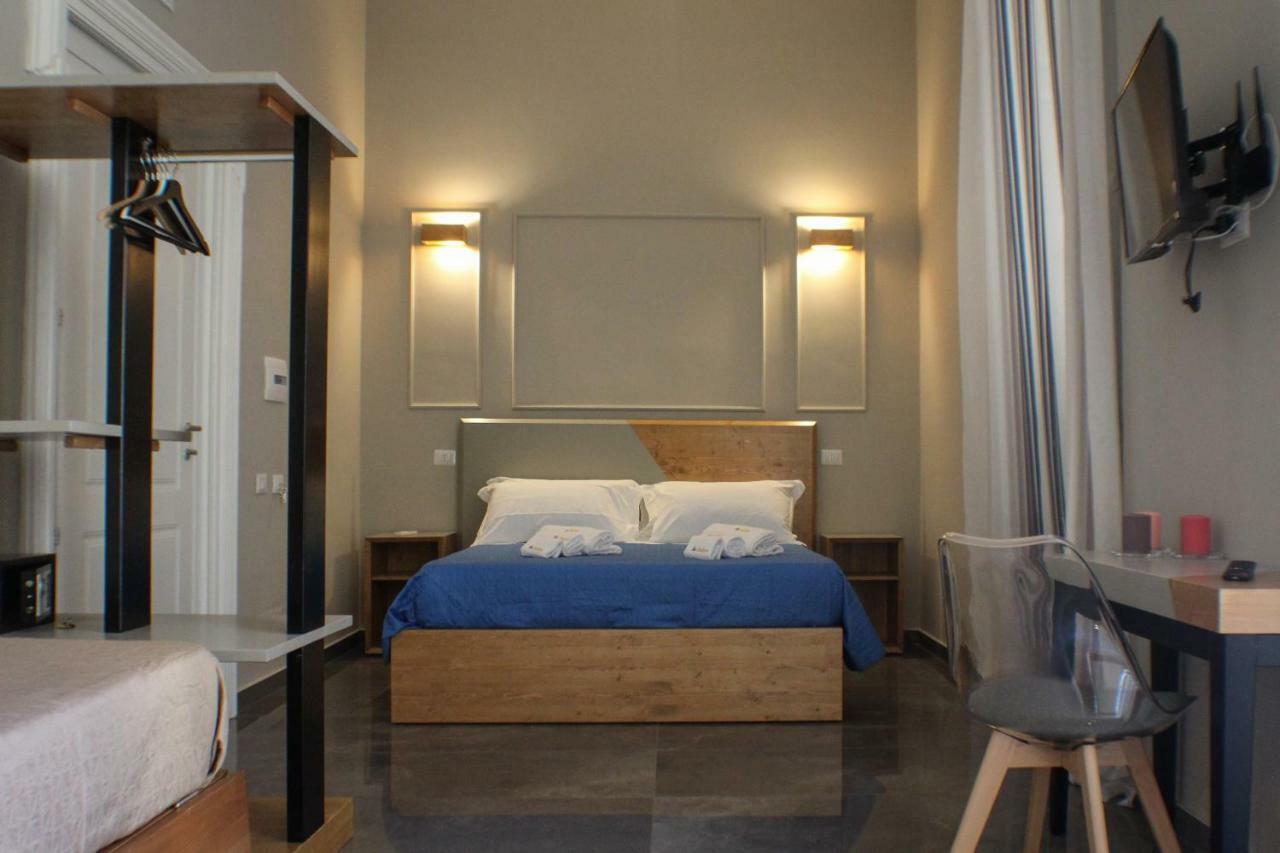 Be Italian Flat Piazza Bovio 22 Hotel เนเปิลส์ ภายนอก รูปภาพ