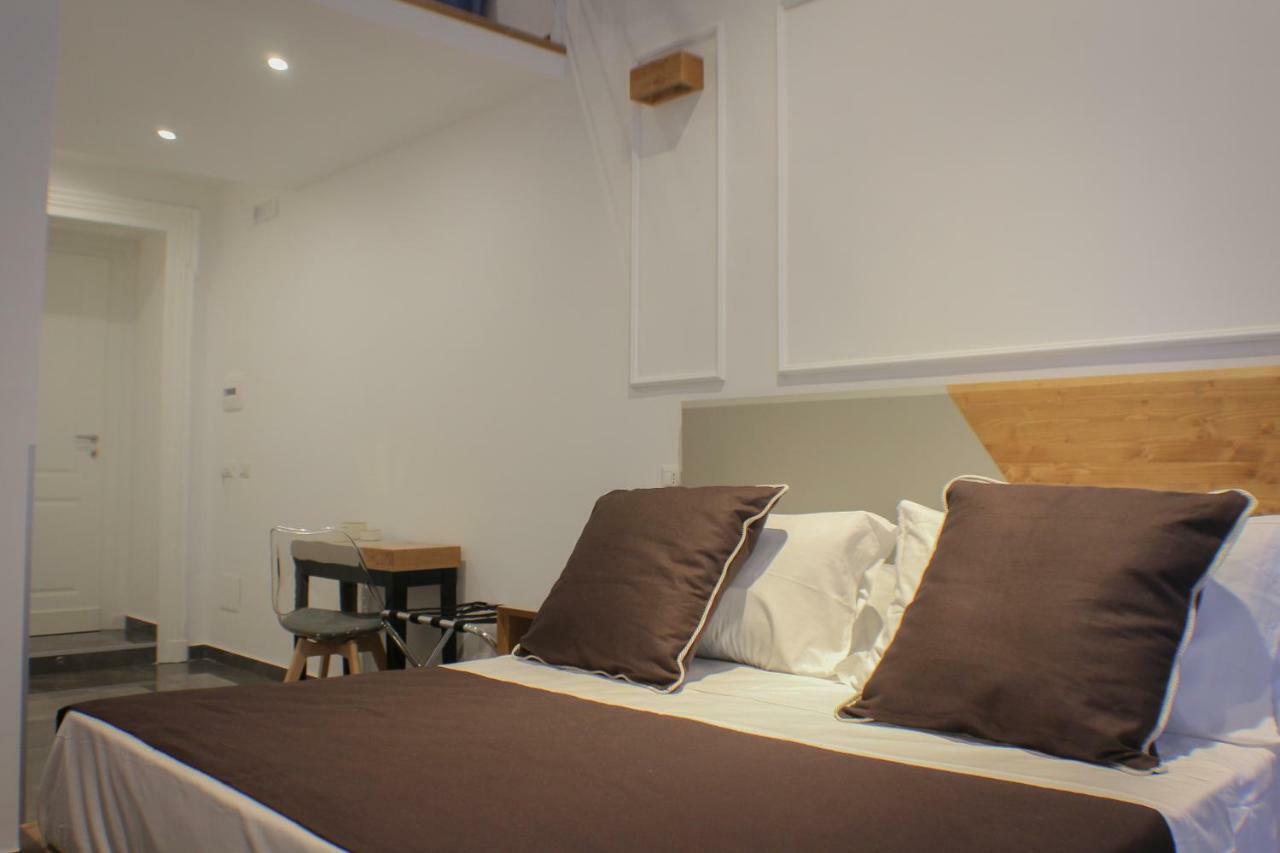 Be Italian Flat Piazza Bovio 22 Hotel เนเปิลส์ ภายนอก รูปภาพ