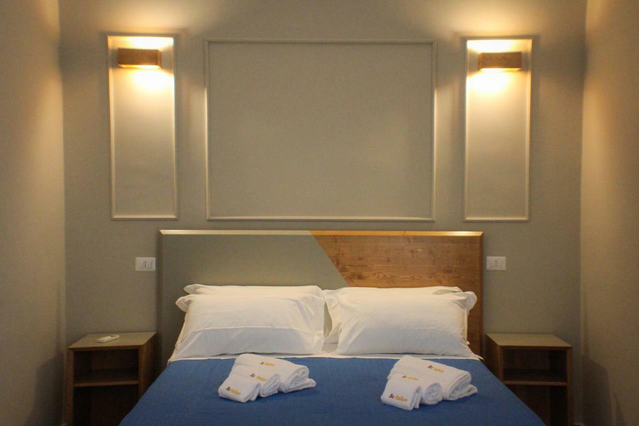 Be Italian Flat Piazza Bovio 22 Hotel เนเปิลส์ ภายนอก รูปภาพ