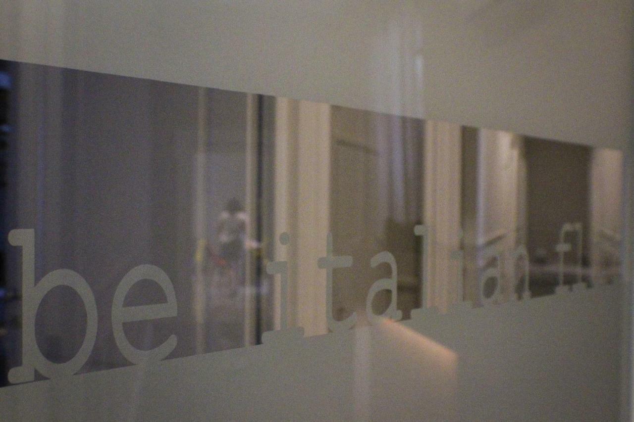 Be Italian Flat Piazza Bovio 22 Hotel เนเปิลส์ ภายนอก รูปภาพ