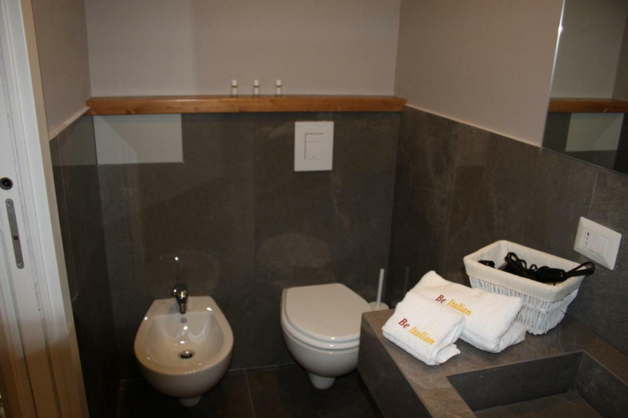 Be Italian Flat Piazza Bovio 22 Hotel เนเปิลส์ ภายนอก รูปภาพ